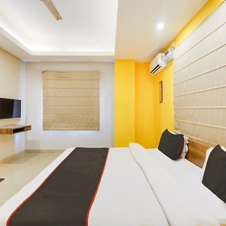 Hotel O Nirvana Lodge Guwahati Exteriör bild
