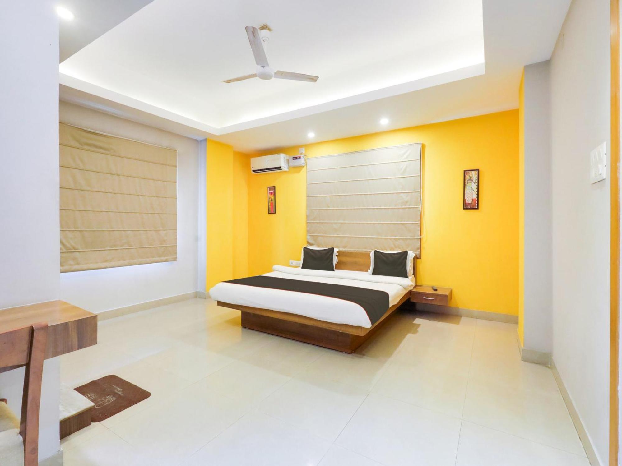 Hotel O Nirvana Lodge Guwahati Exteriör bild
