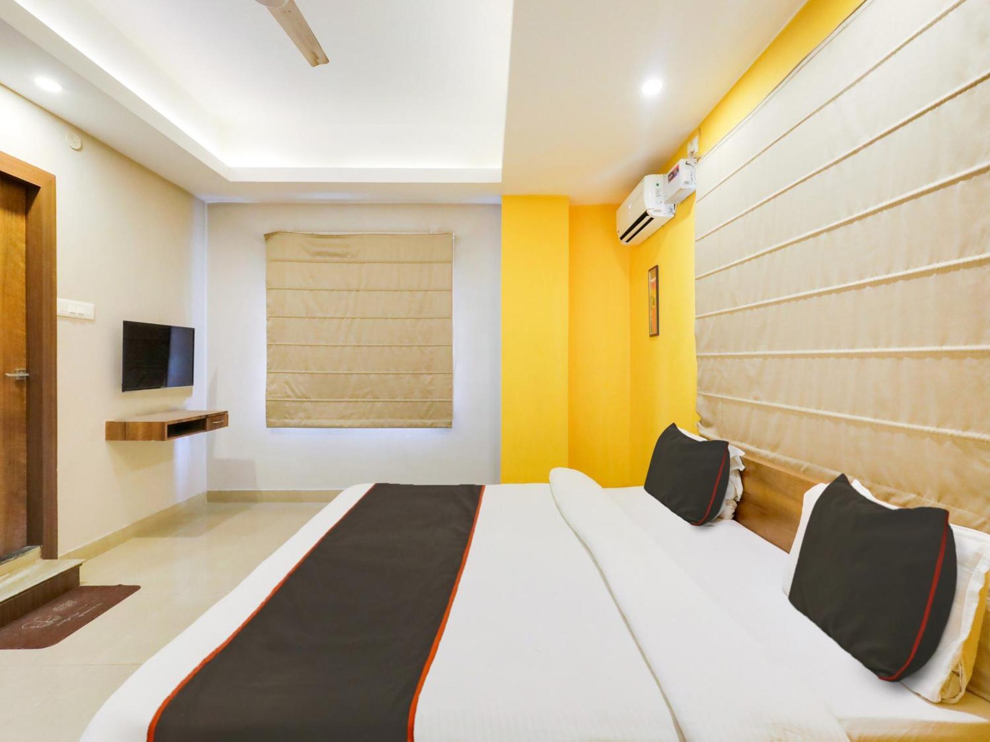 Hotel O Nirvana Lodge Guwahati Exteriör bild