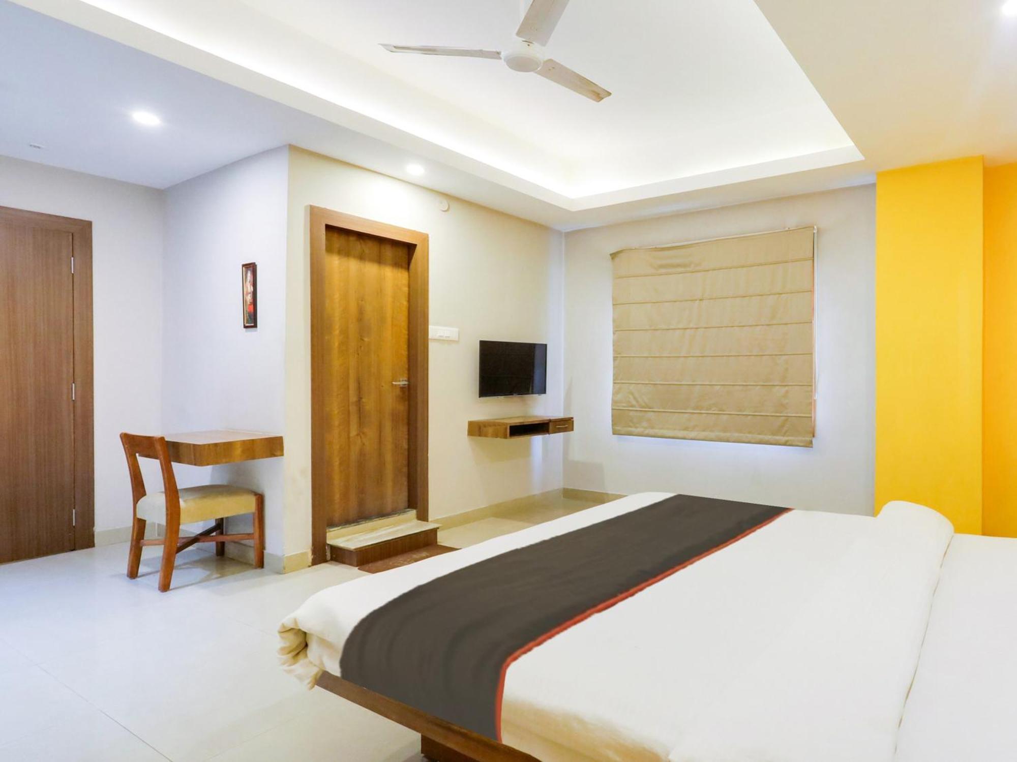 Hotel O Nirvana Lodge Guwahati Exteriör bild